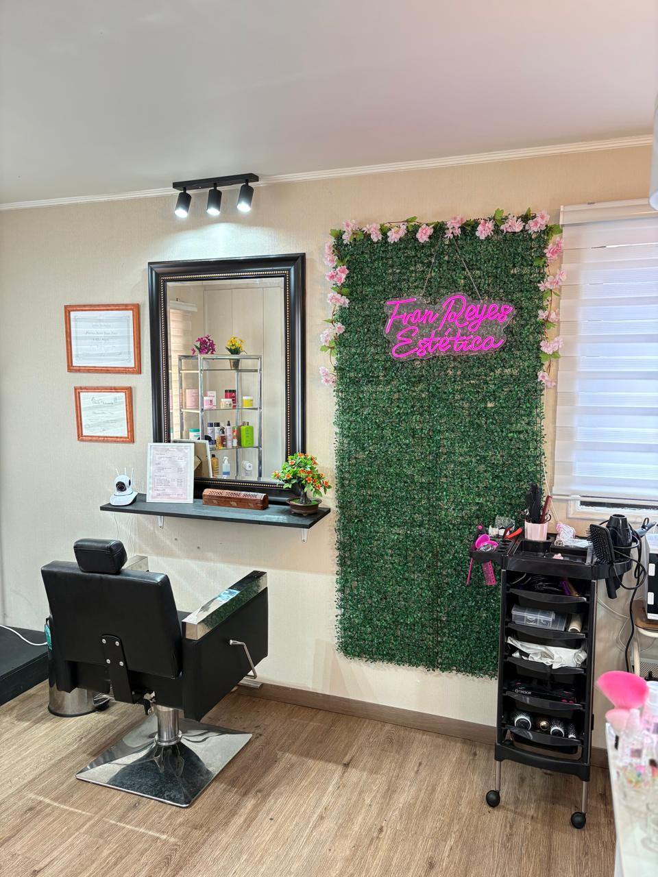 Área de peluquería del salón Fran Reyes Estética